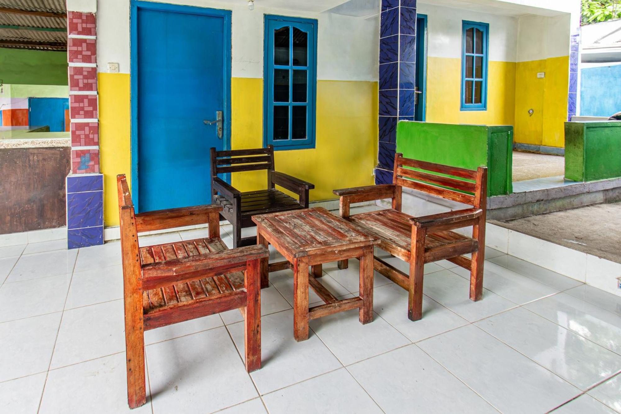 Oyo 93359 Kawi Homestay Praya Eksteriør billede