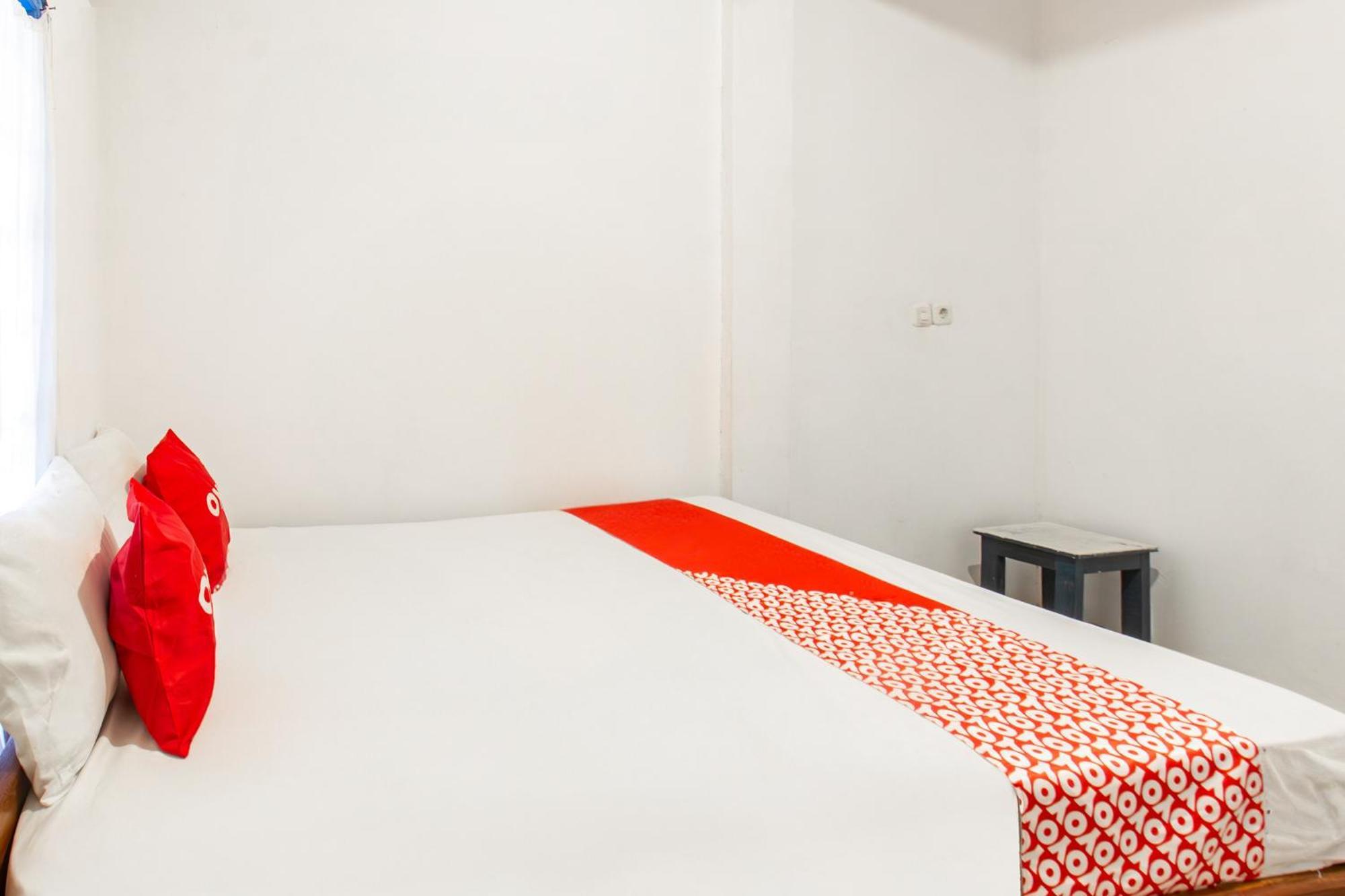 Oyo 93359 Kawi Homestay Praya Eksteriør billede