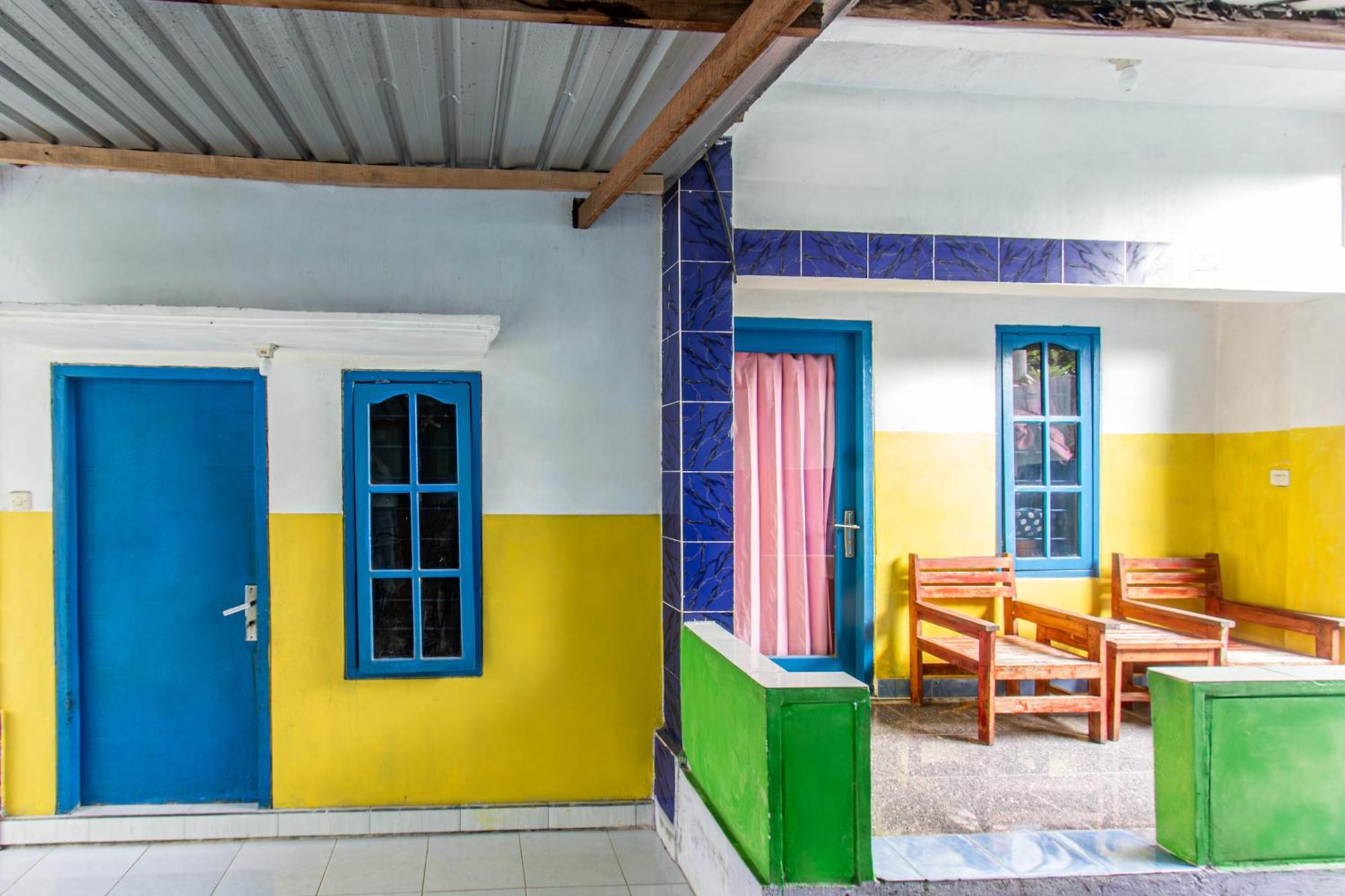 Oyo 93359 Kawi Homestay Praya Eksteriør billede