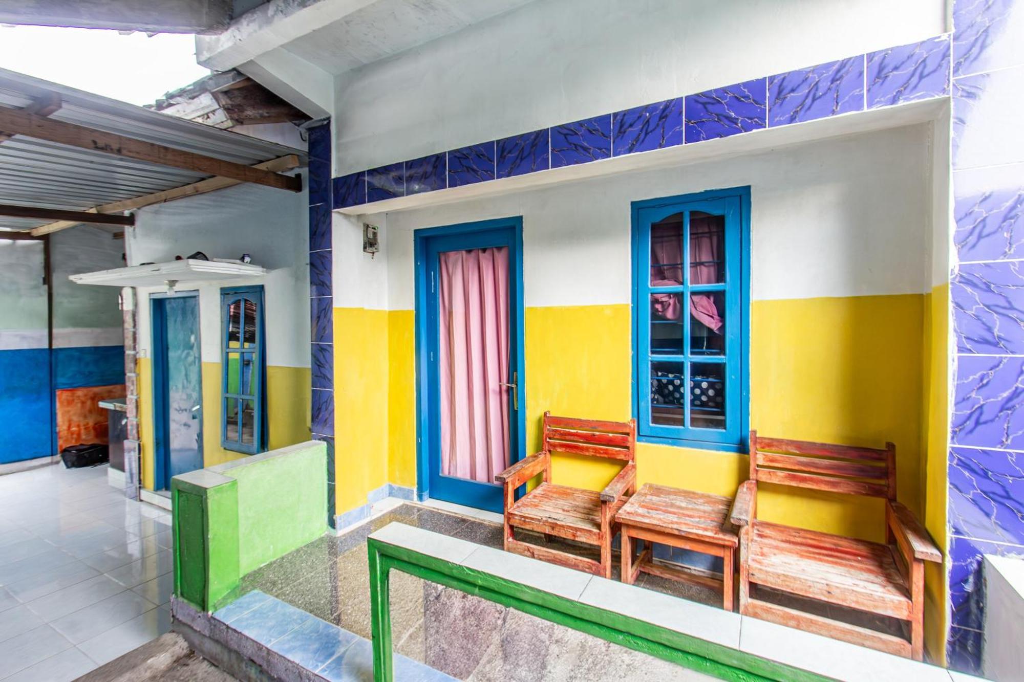 Oyo 93359 Kawi Homestay Praya Eksteriør billede